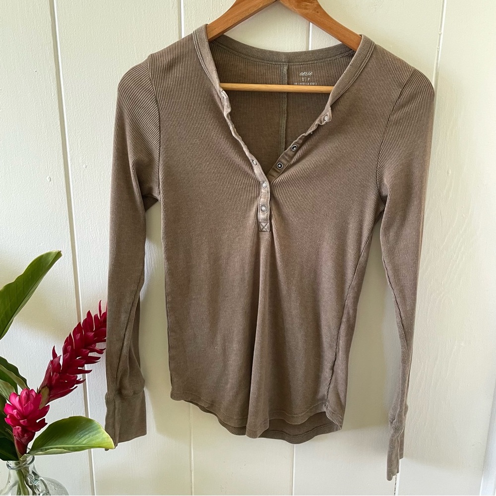 Aerie Henley